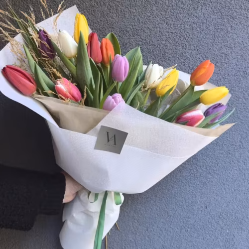 Tulip Bomb букет лалета